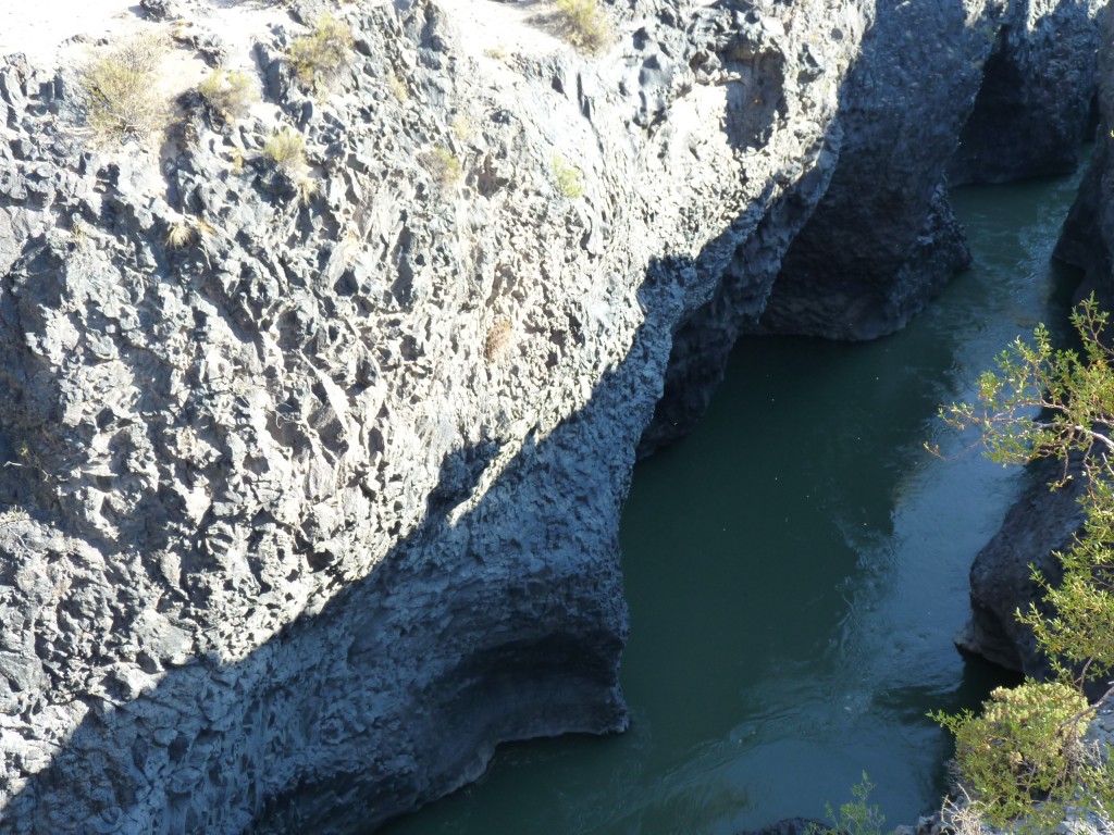 Foto: La Payunia. Río Grande. La Pasarela. - Malargüe (Mendoza), Argentina