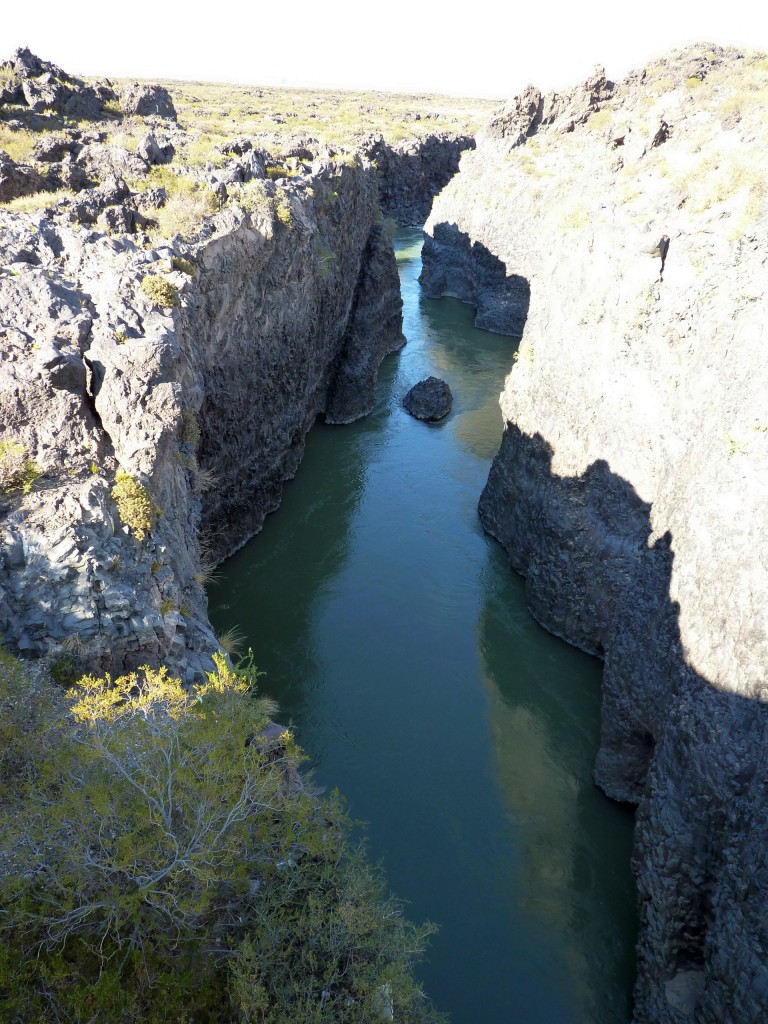 Foto: La Payunia. Río Grande. La Pasarela. - Malargüe (Mendoza), Argentina
