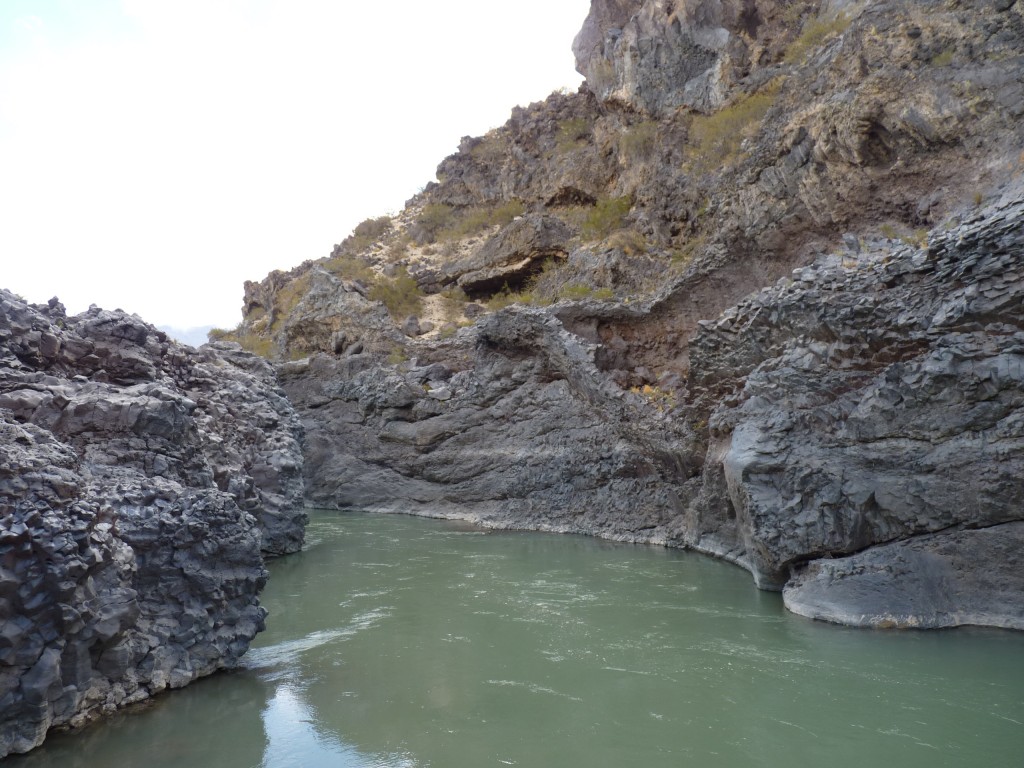 Foto: La Payunia. Río Grande. La Pasarela. - Malargüe (Mendoza), Argentina
