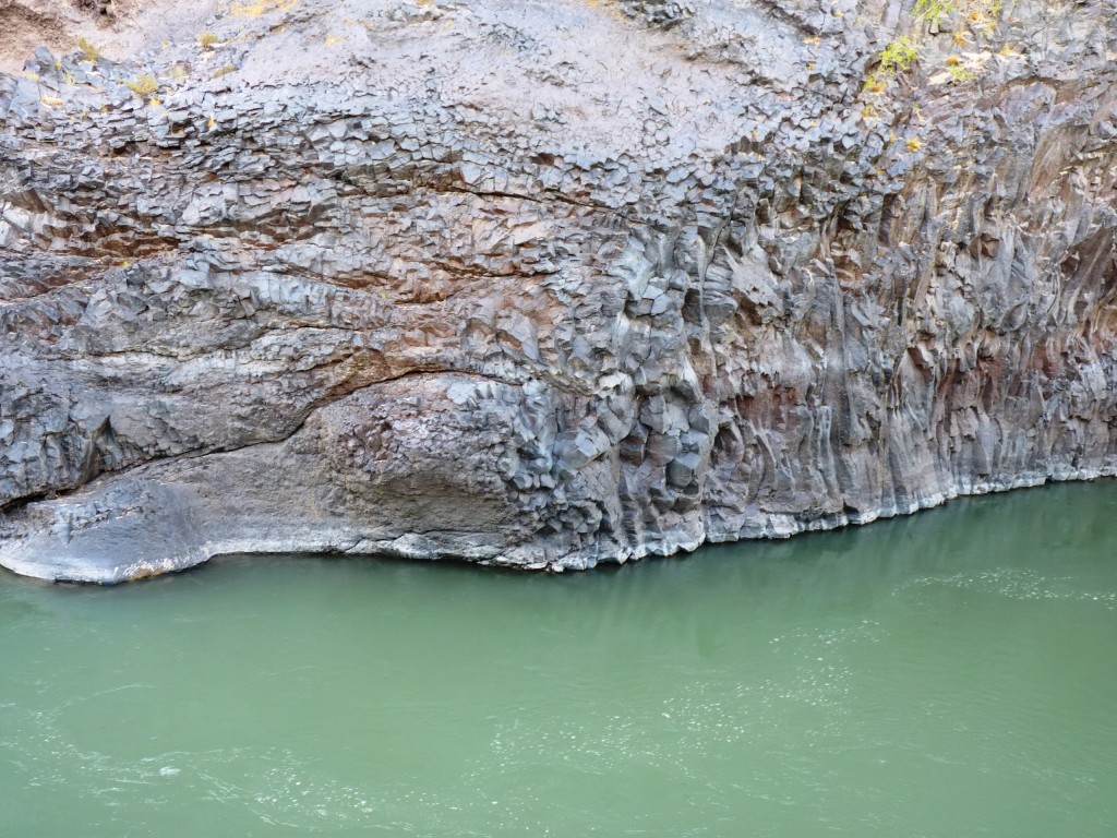 Foto: La Payunia. Río Grande. La Pasarela. - Malargüe (Mendoza), Argentina