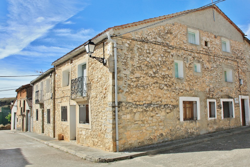 Foto: Vista del pueblo - Ucero (Soria), España
