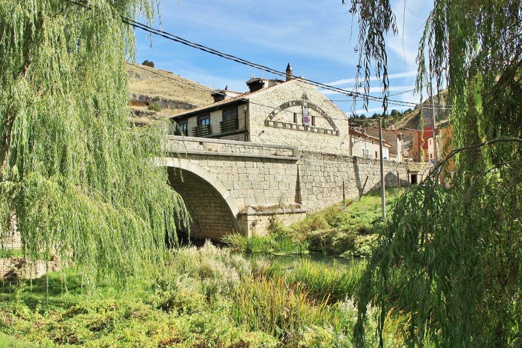 Foto: Vista del pueblo - Ucero (Soria), España