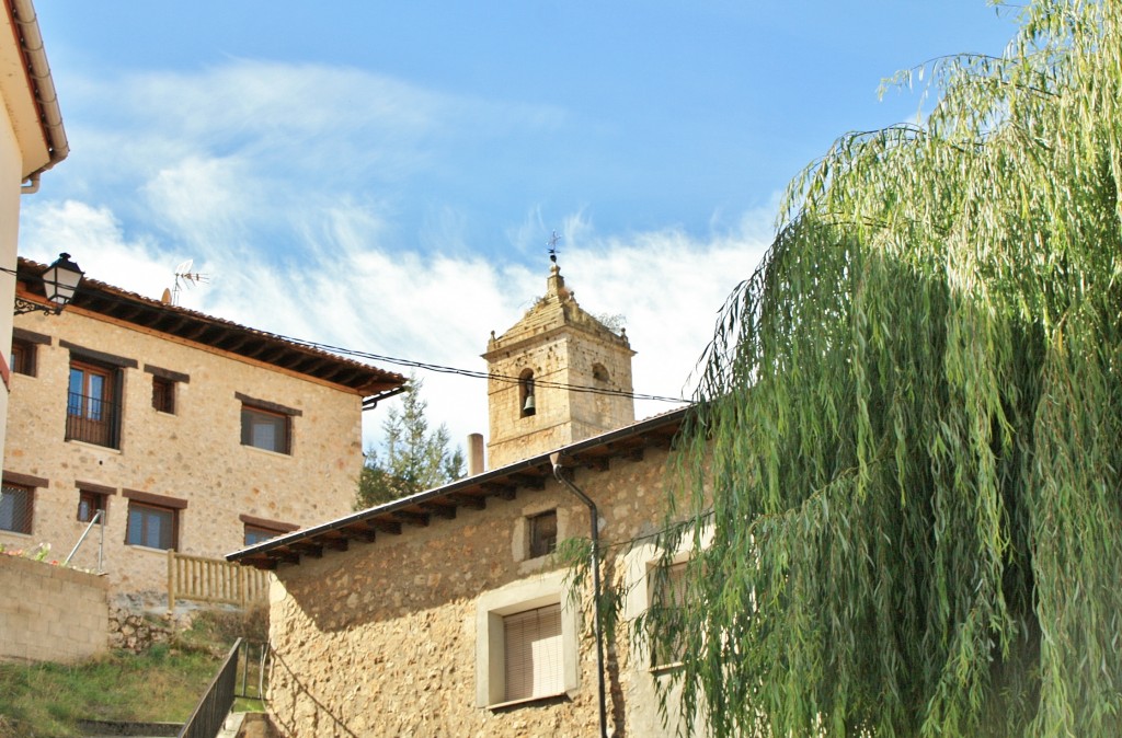Foto: Vista del pueblo - Ucero (Soria), España