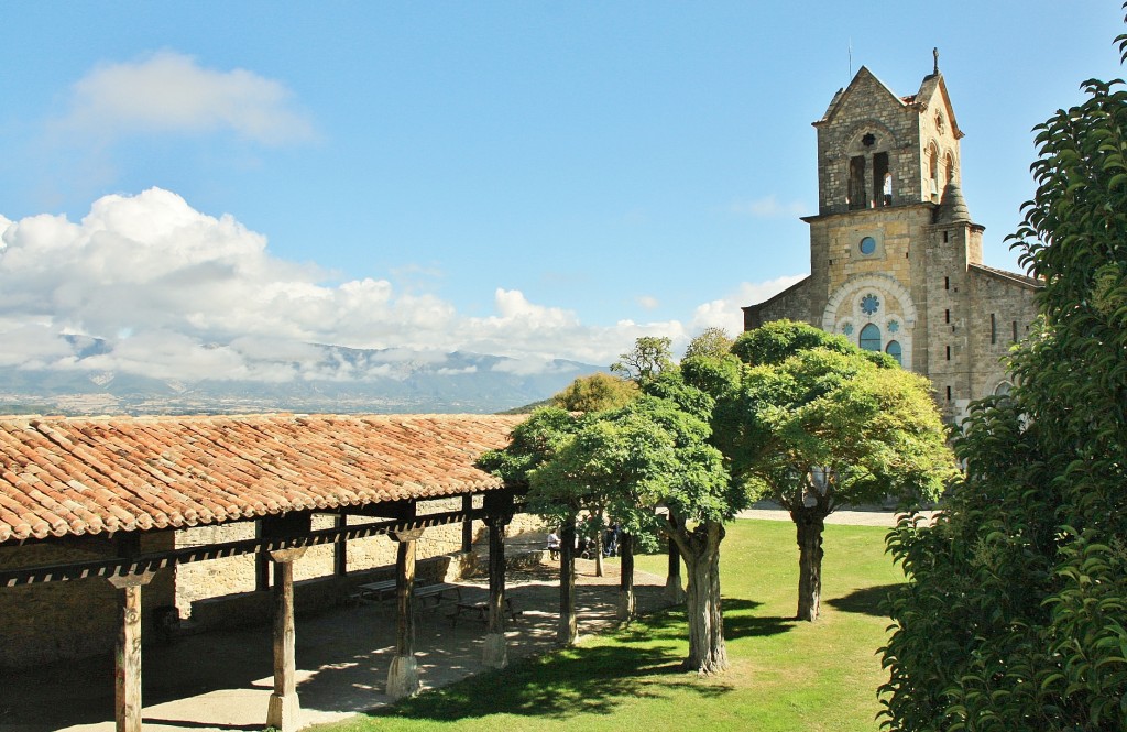 Foto: Iglesia de San Vicente - Frias (Burgos), España