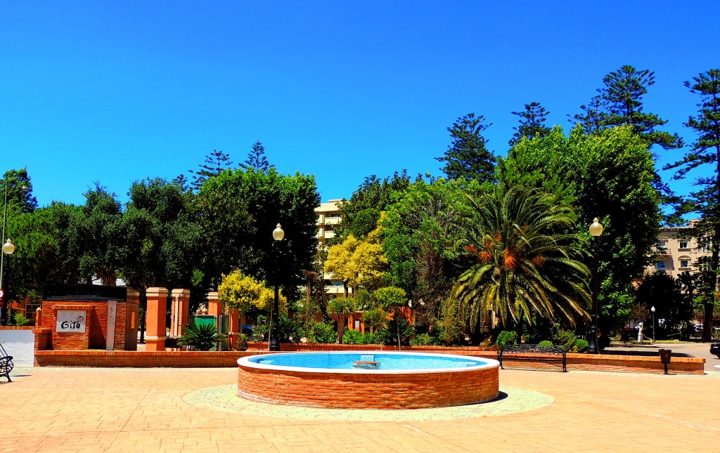 Foto: Plaza Juan Jose - La Línea de la Concepción (Cádiz), España