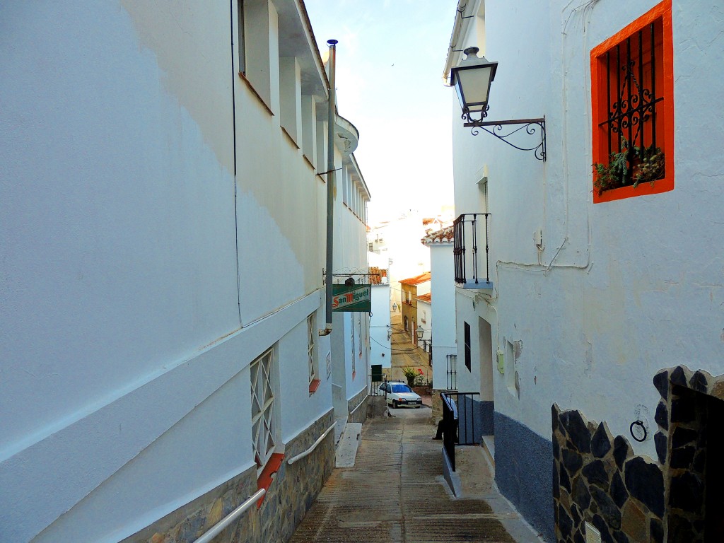 Foto: Calle Virgen del Rosario - Yunquera (Málaga), España