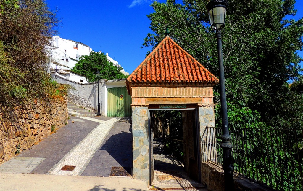 Foto: Entrada a la Acequia del Molino - El Burgo (Málaga), España