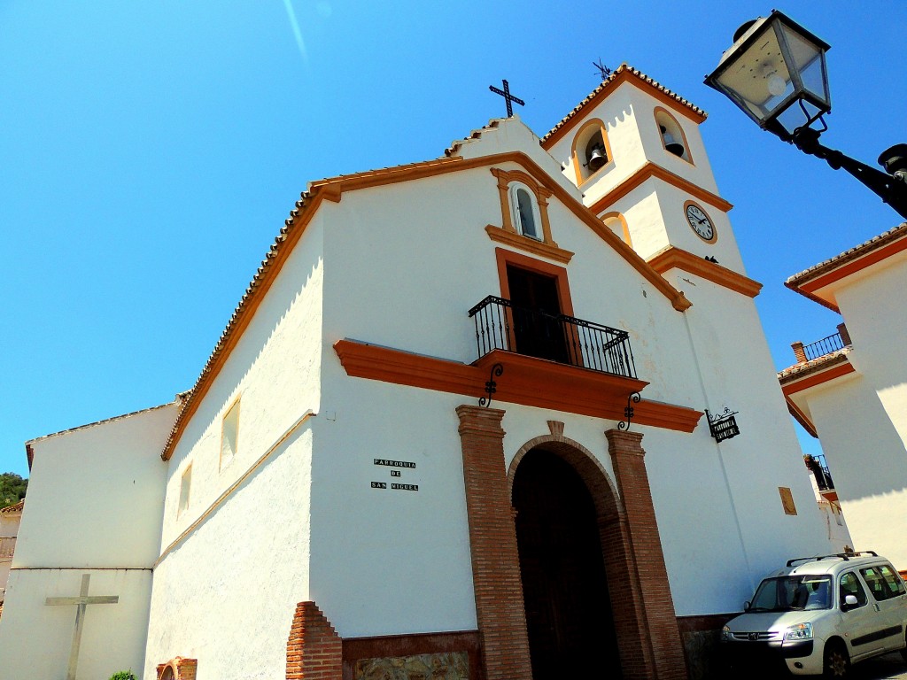 Foto: Iglesia San Miguel Arcángel - Guaro (Málaga), España