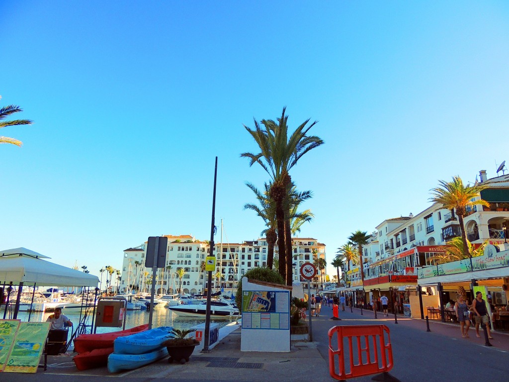 Foto: Puerto La Duquesa - Castillo de la Duquesa (Málaga), España