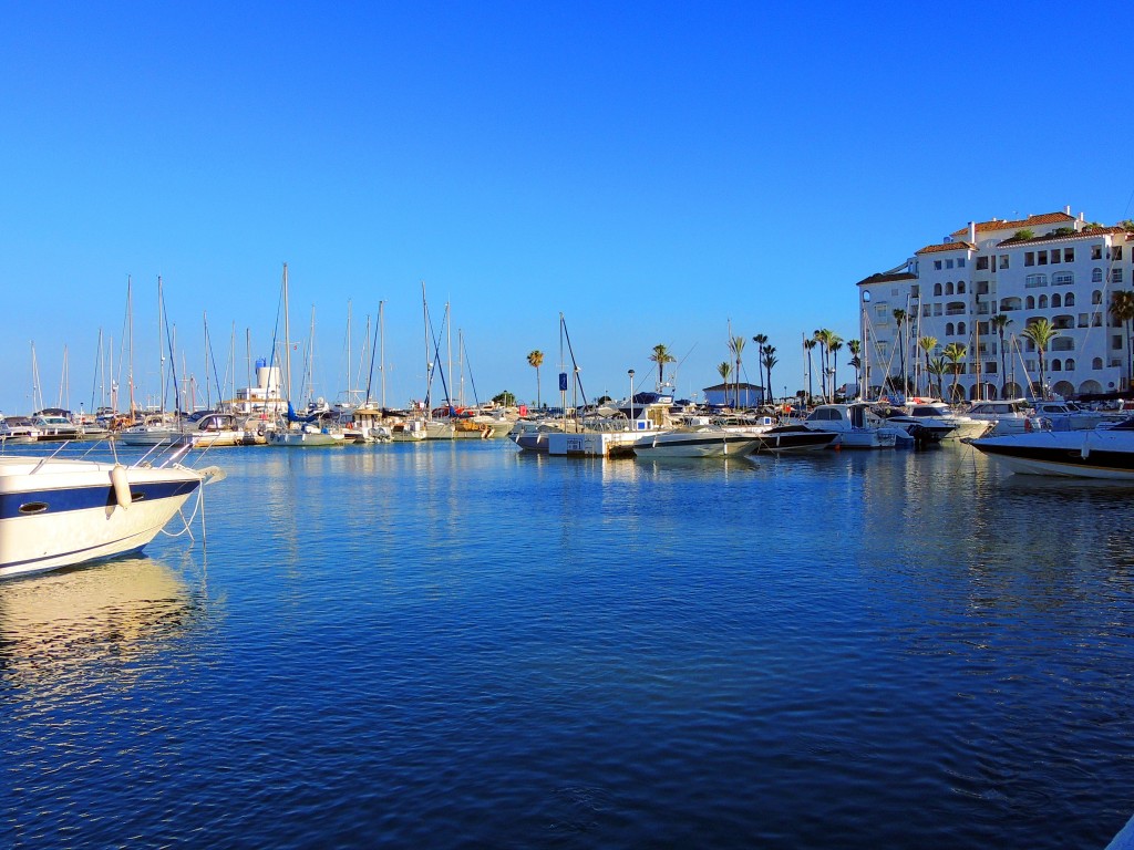 Foto: Puerto La Duquesa - Castillo de la Duquesa (Málaga), España