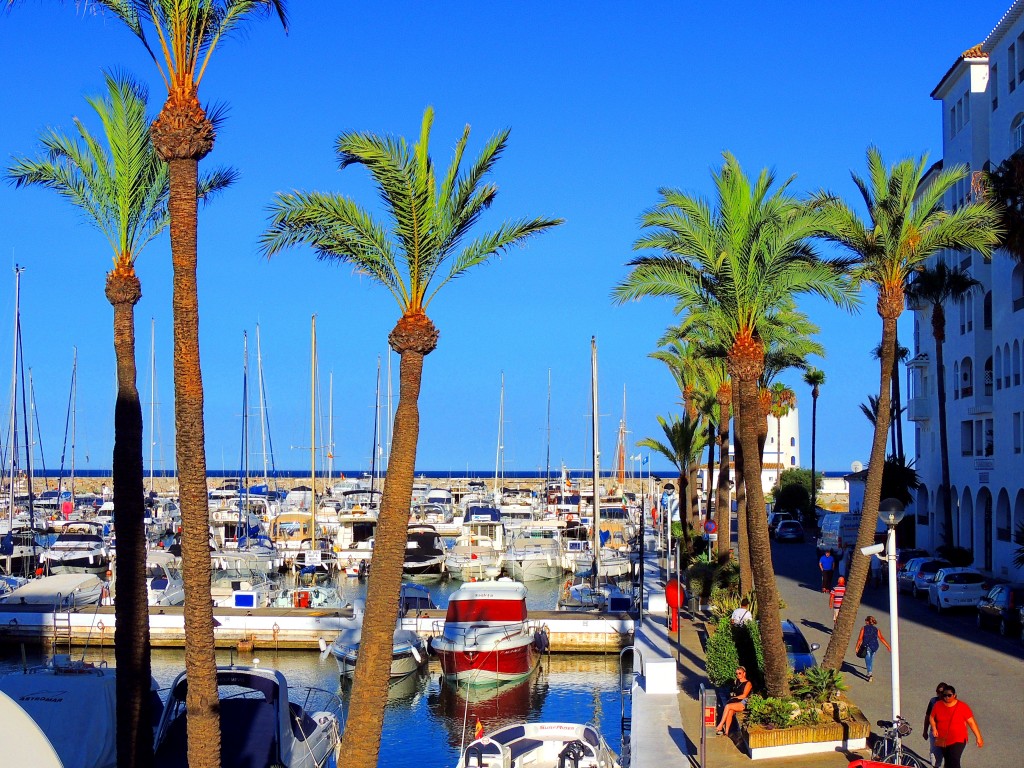 Foto: Puerto La Duquesa - Castillo de la Duquesa (Málaga), España