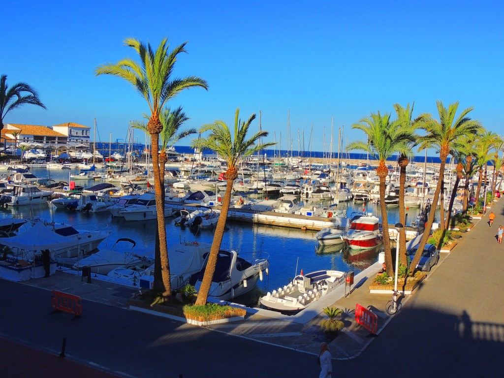 Foto: Puerto La Duquesa - Castillo de la Duquesa (Málaga), España