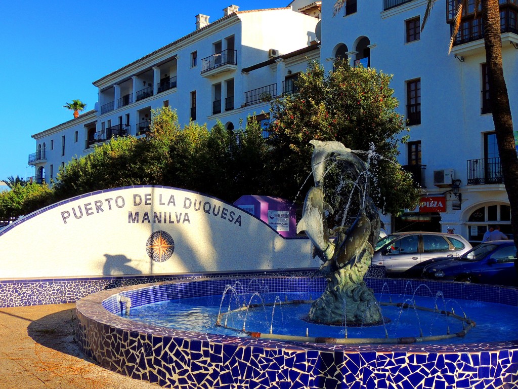 Foto Fuente los Delfines Castillo de la Duquesa (Málaga), España
