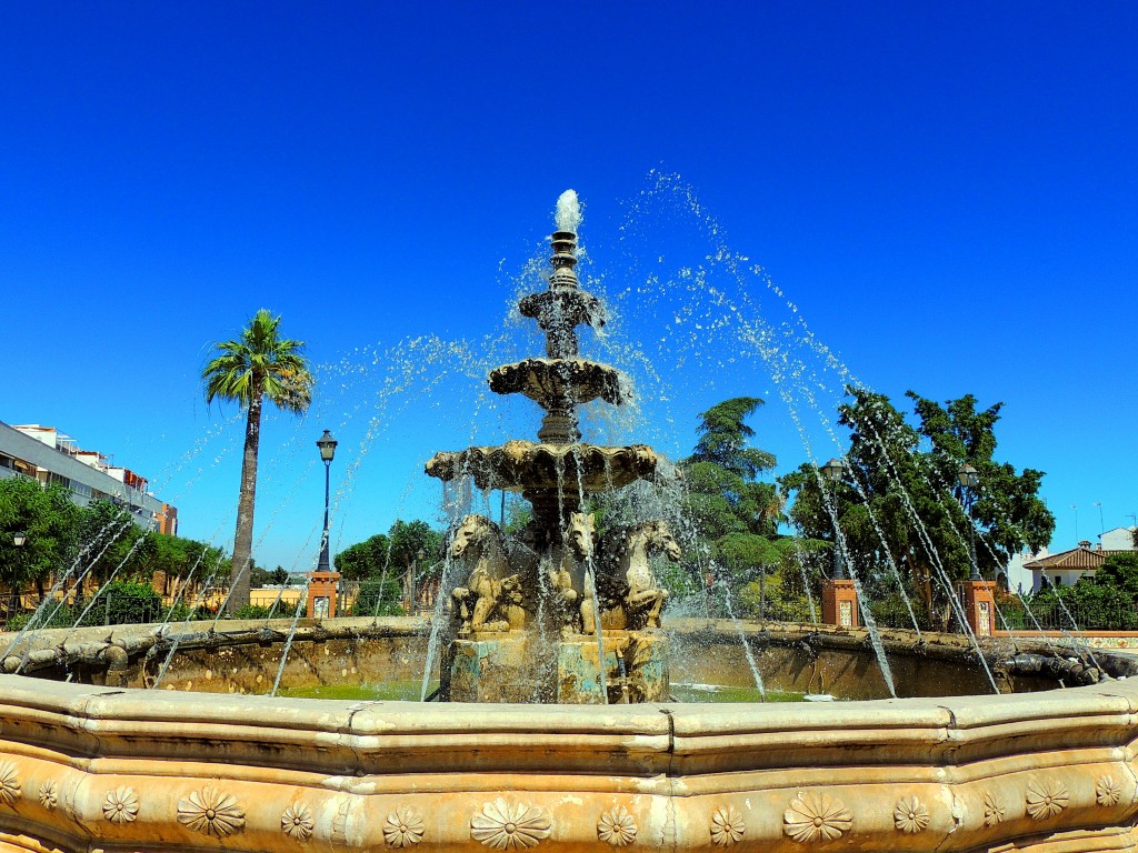 Foto: Fuente de Plaza Corpus Cristis - La Puebla del Río (Sevilla), España