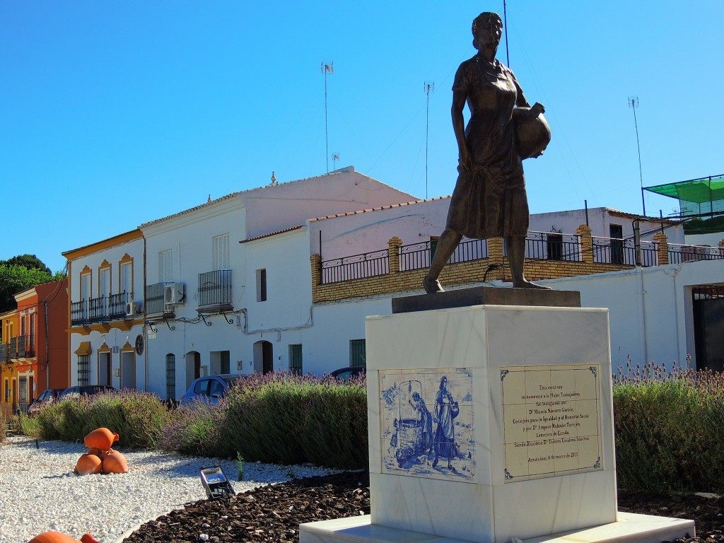 Foto: Homenaje a la mujer trabajadora - Aznalcazar (Sevilla), España