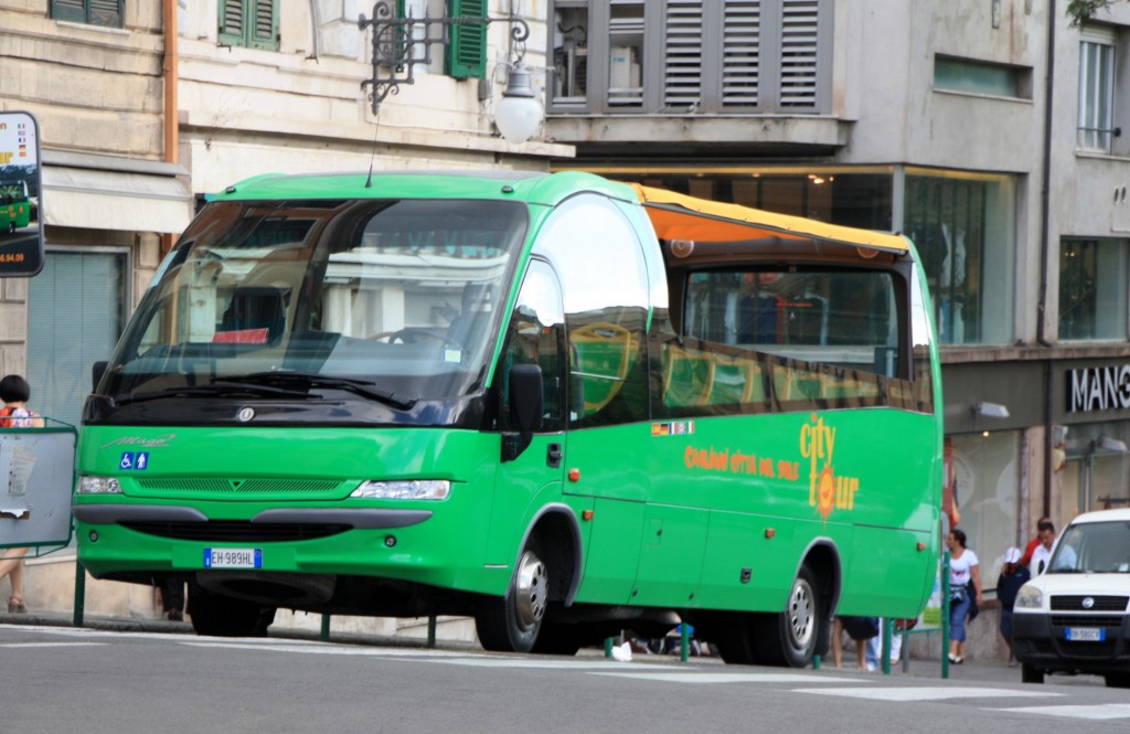 Foto: Bus turístico - Cagliari (Sardinia), Italia