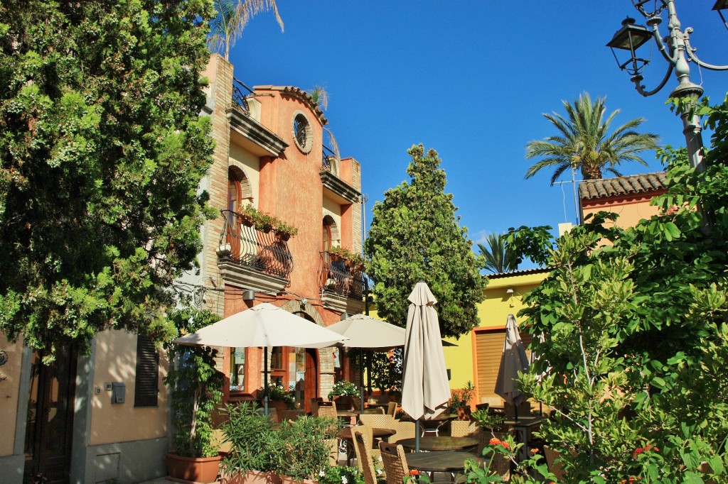 Foto: Vista del pueblo - Pula (Sardinia), Italia