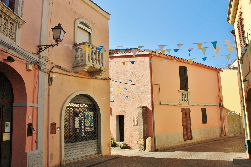 Foto: Vista del pueblo - Pula (Sardinia), Italia