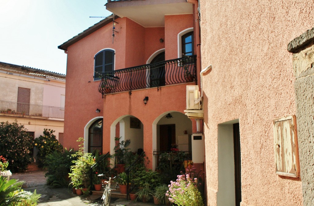 Foto: Vista del pueblo - Pula (Sardinia), Italia