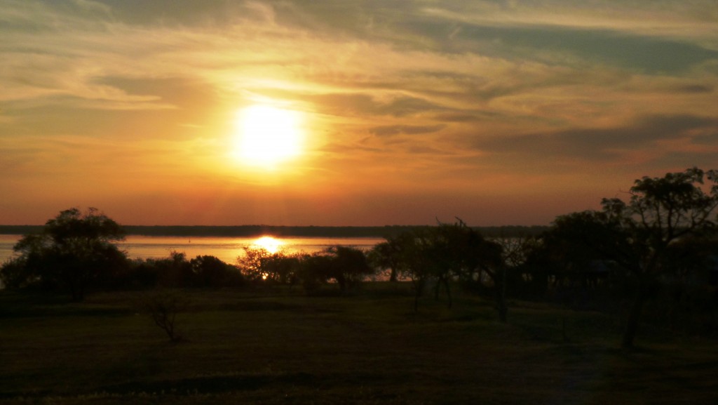 Foto: Puesta de sol en el Paraná - La Paz (Entre Ríos), Argentina