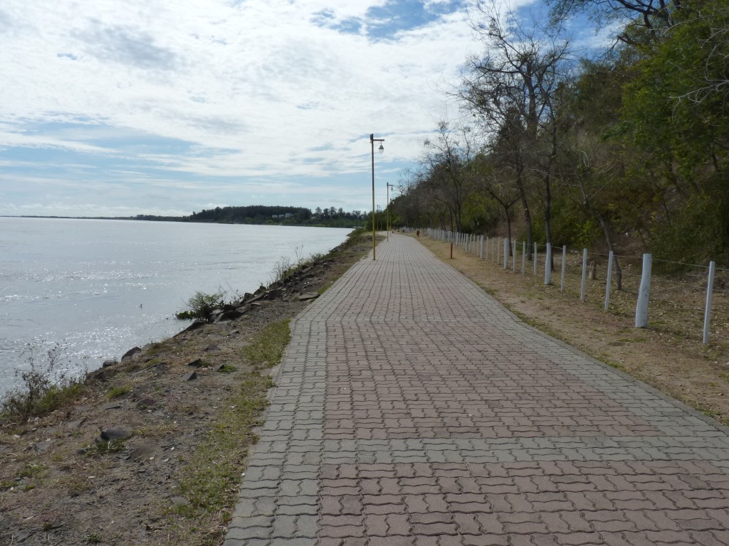 Foto: Paseo de la costanera - La Paz (Entre Ríos), Argentina