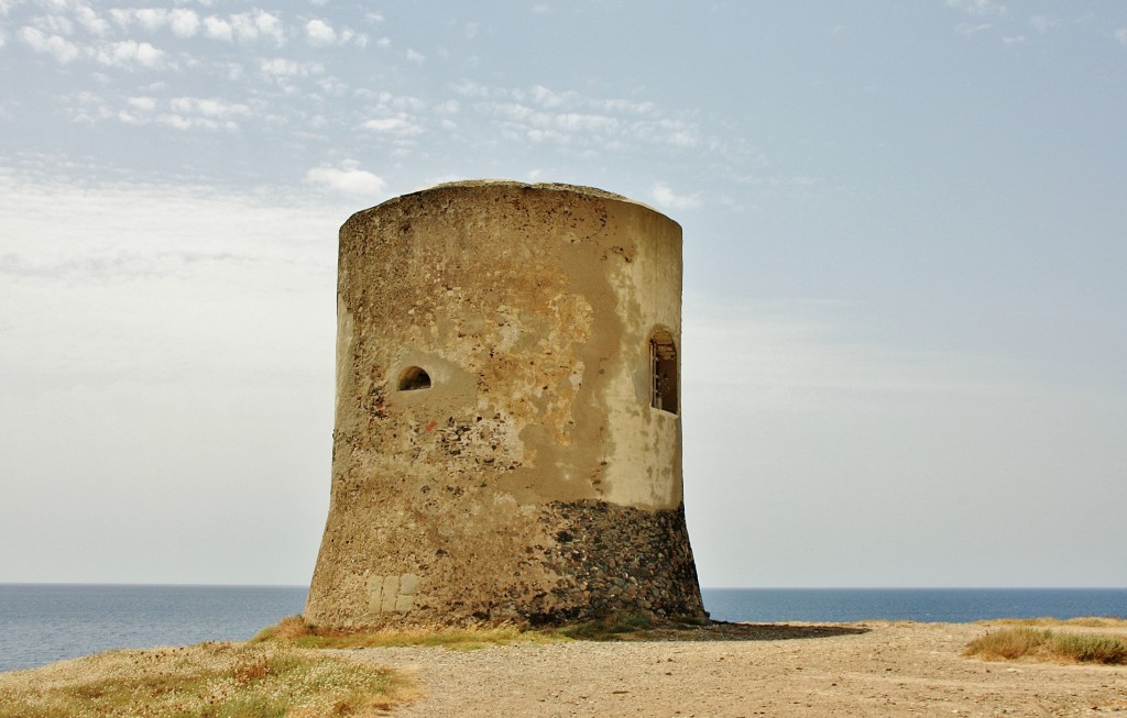 Foto: Torre de vigilancia - Santa Caterina di Pittinuri (Sardinia), Italia