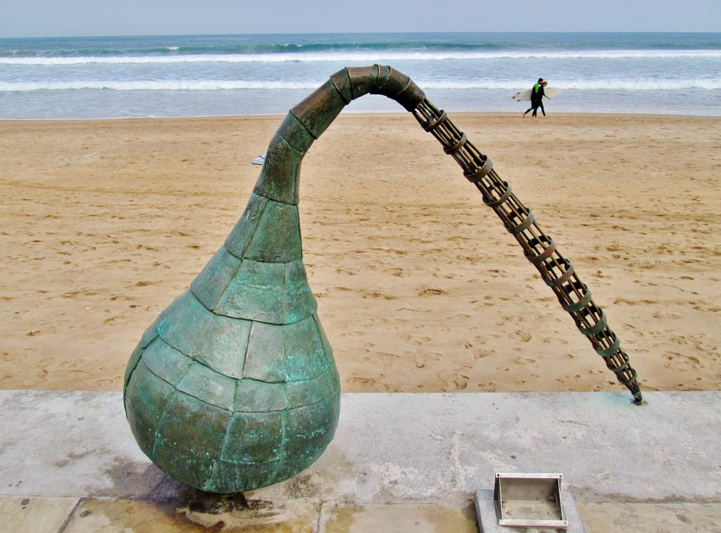Foto: Escultura en el Paseo Marítimo - Zarautz (Gipuzkoa), España