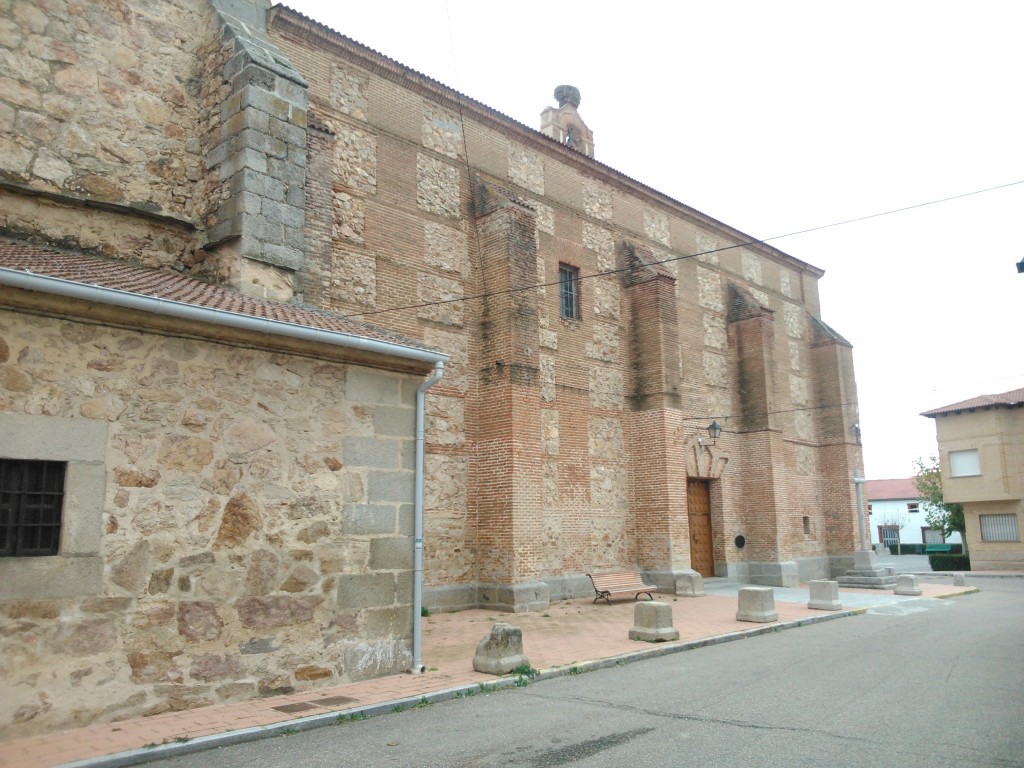 Foto: Fachada iglesia - Sanchidrian (Ávila), España