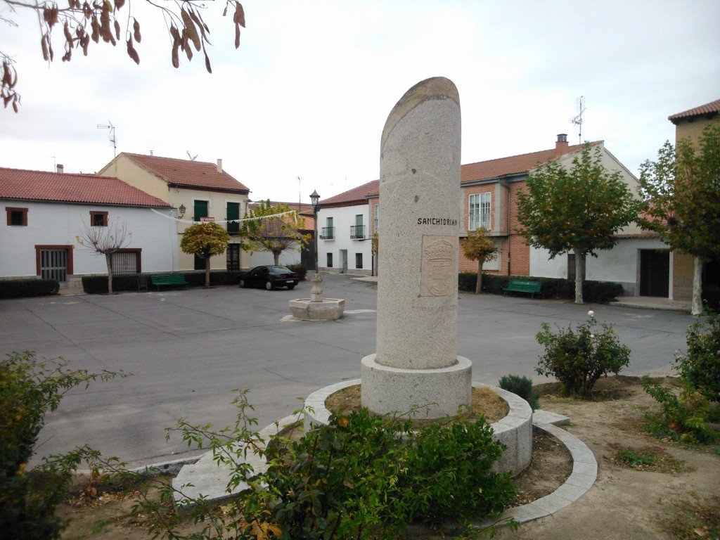 Foto: centro pueblo - Sanchidrian (Ávila), España