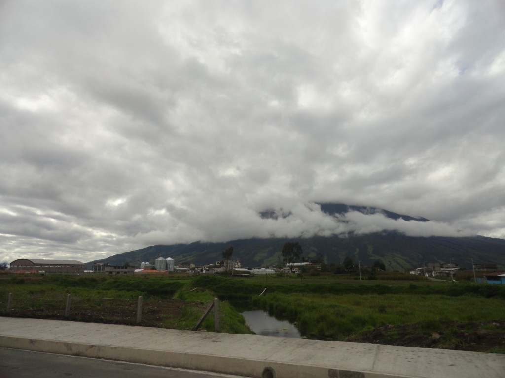 Foto: Carretera - Pelileo (Tungurahua), Ecuador
