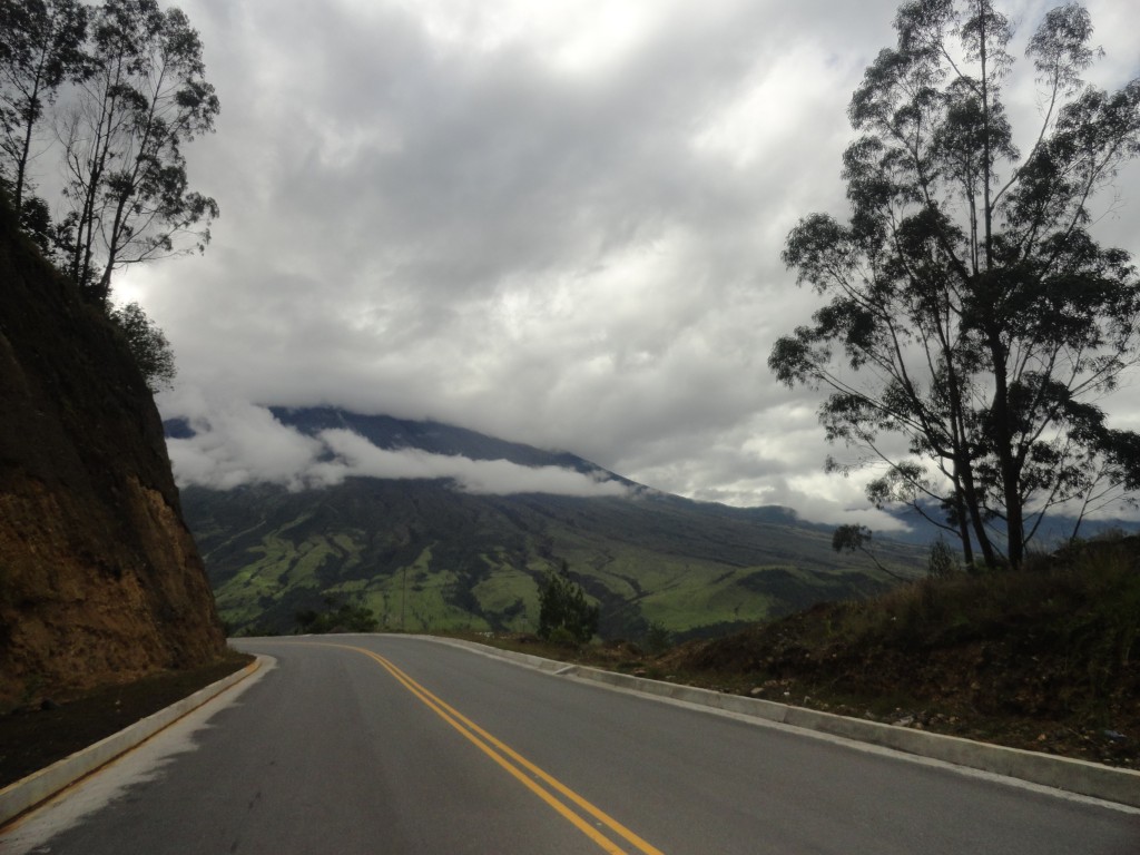 Foto: Carretera - Pelileo (Tungurahua), Ecuador