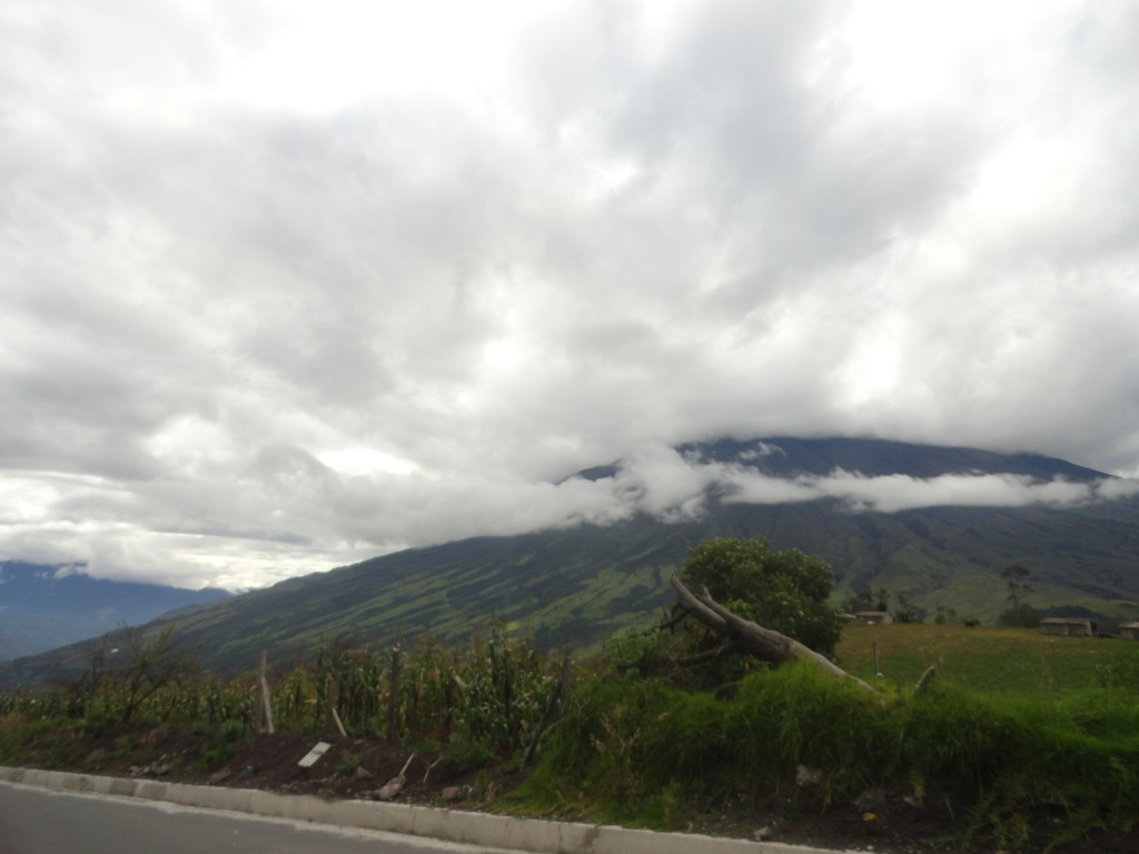 Foto: Carretera - Pelileo (Tungurahua), Ecuador