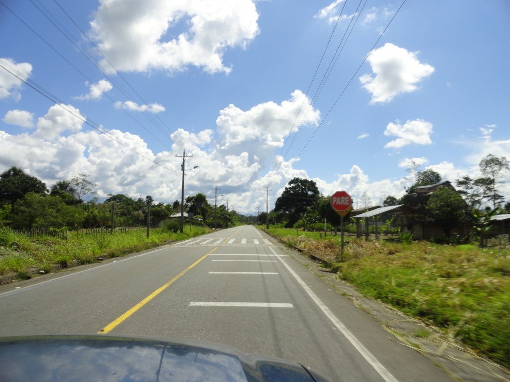 Foto: Carretera - Ahuano (Napo), Ecuador