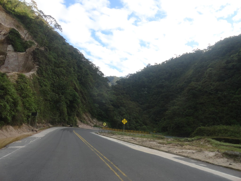 Foto: Carretera - Rio Negro (Tungurahua), Ecuador