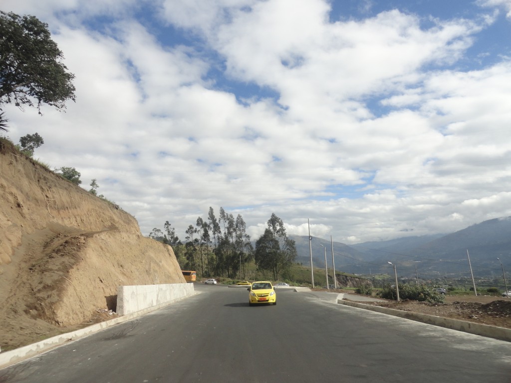 Foto: Carretera - Pelileo (Tungurahua), Ecuador