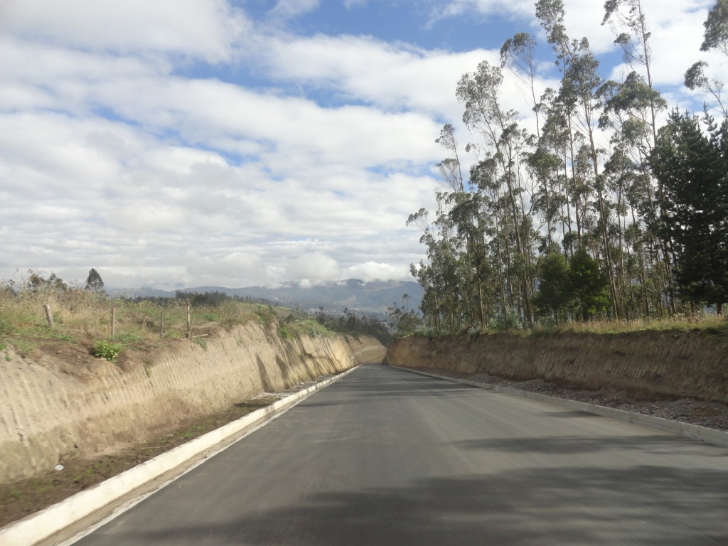 Foto: Carretera - Pelileo (Tungurahua), Ecuador