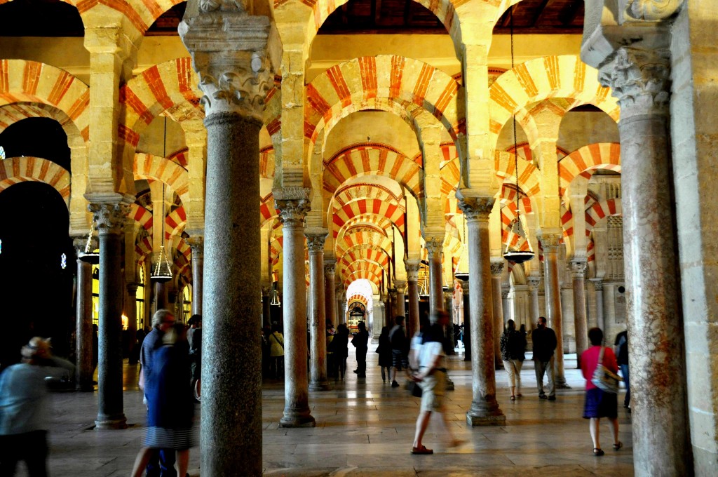 Foto: Pilares y arcos de la Mezquita - Cordoba (Córdoba), España