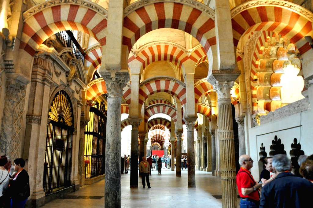 Foto: Pilares y arcos de la Mezquita - Cordoba (Córdoba), España