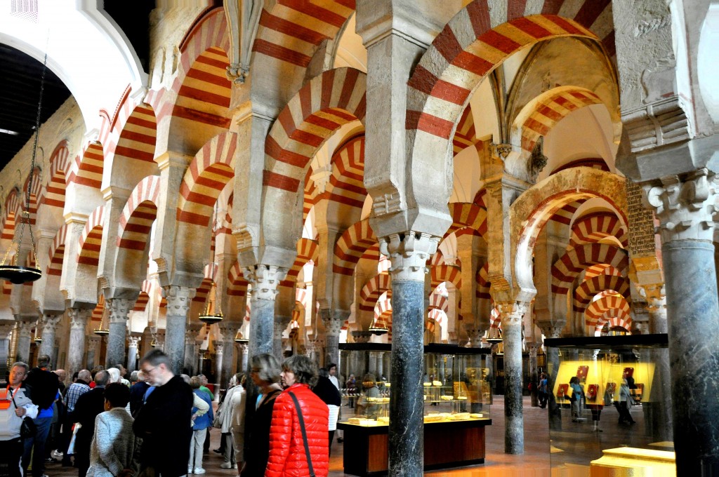 Foto: Pilares y arcos de la Mezquita - Cordoba (Córdoba), España