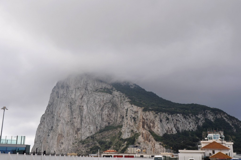 Foto: El peñon con nubes - Gibraltar, Gibraltar