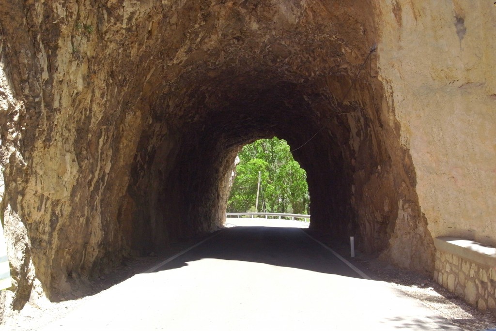 Foto: Tunel de la carretera - Aliaga (Teruel), España