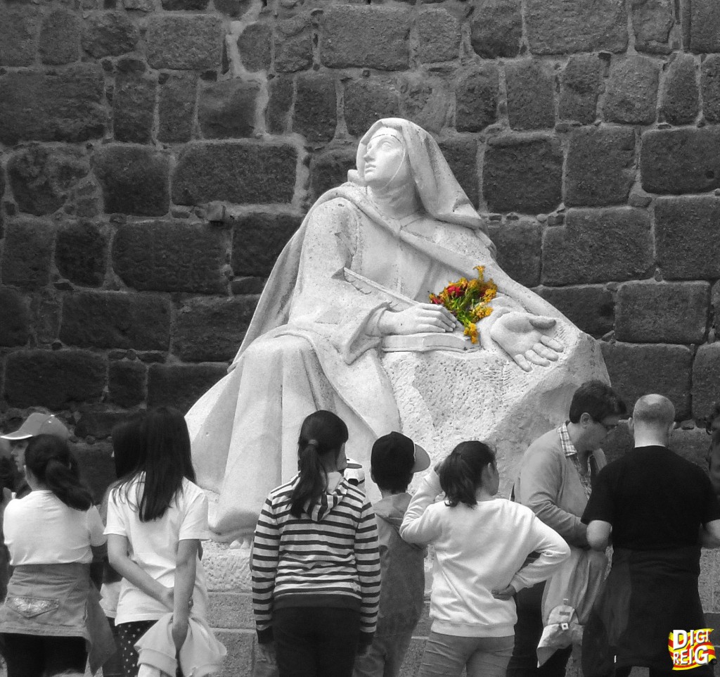 Foto: Escultura de Santa Teresa de Jesús - Ávila (Castilla y León), España