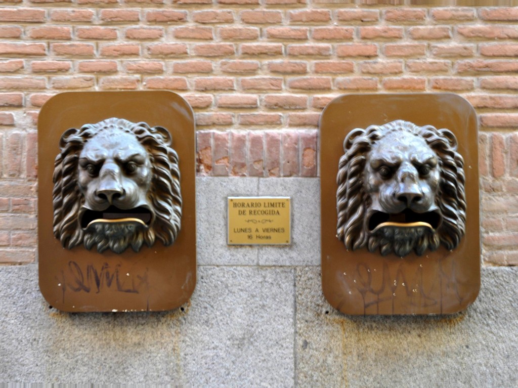 Foto: Buzones de correos - Toledo (Castilla La Mancha), España