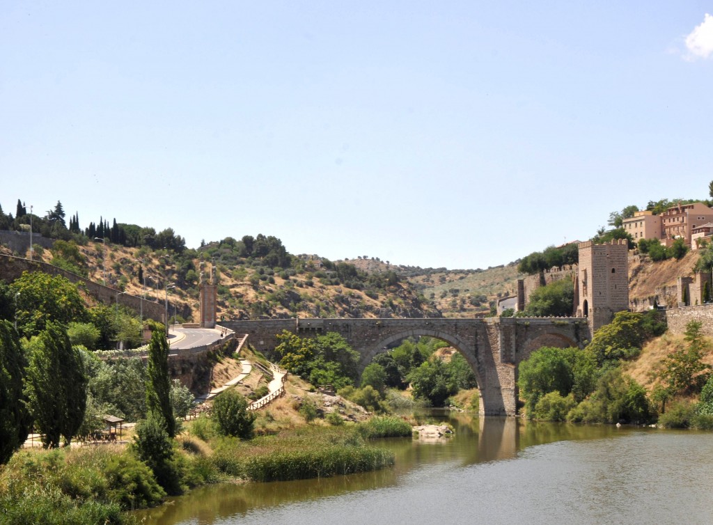 Foto: Puente y puerta - Toledo (Castilla La Mancha), España