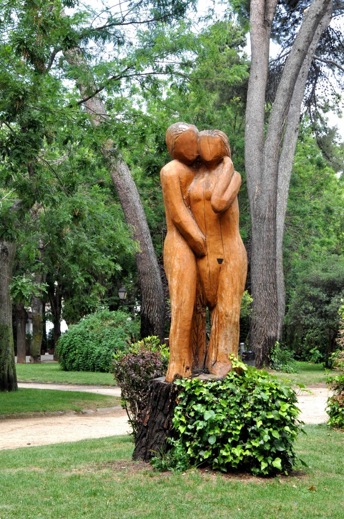 Foto: Figuras talladas en un arbol - Guadalajara (Castilla La Mancha), España
