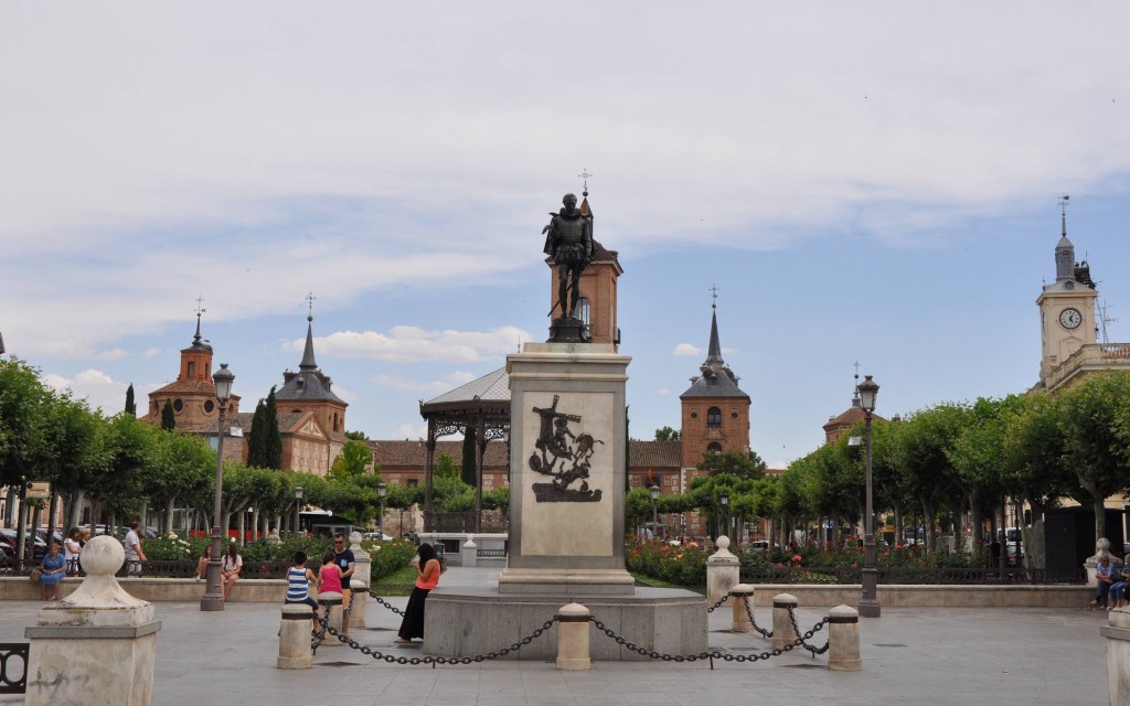 Foto: Plaza de M. de Cervantes - Alcala de Henares (Madrid), España
