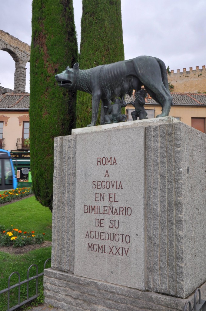 Foto: En recuerdo de Romulo y Remo - Segovia (Castilla y León), España