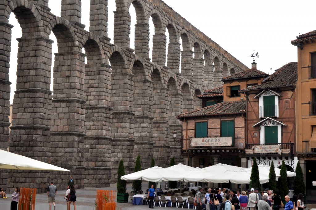 Foto: Acueducto y casa Candido - Segovia (Castilla y León), España