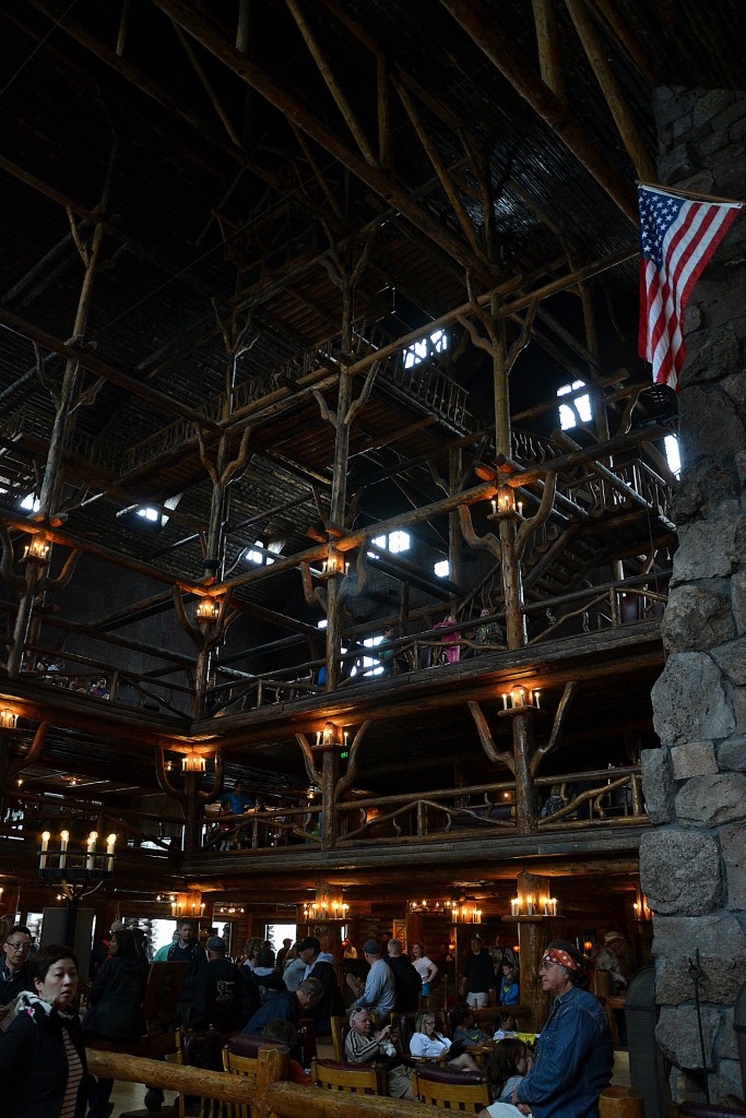 Foto: Old Faithful Inn - Yellowstone NP (Wyoming), Estados Unidos