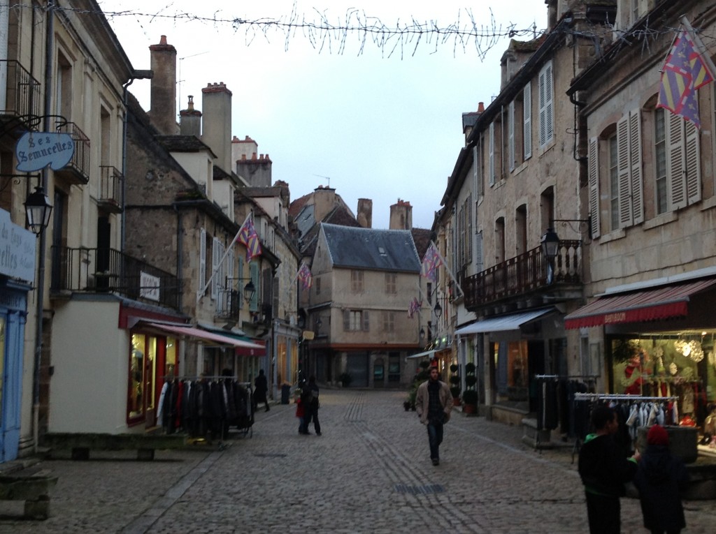 Foto de Semur En Auxoois, Francia